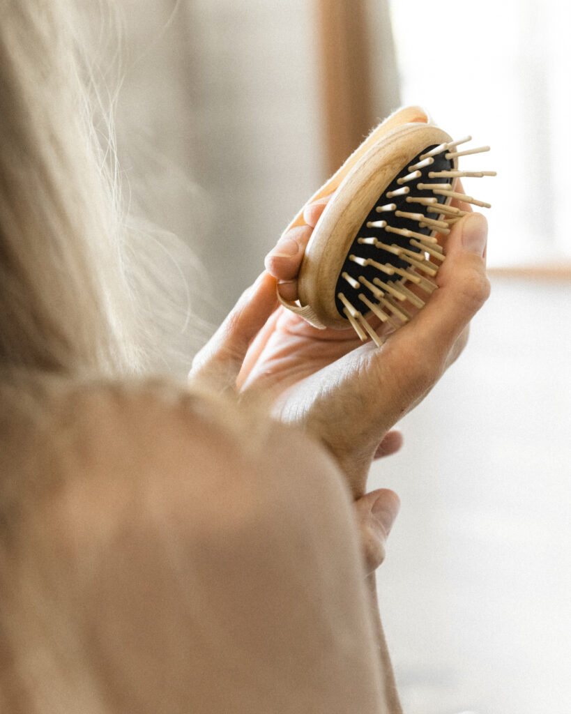 Elou Scalp Brush